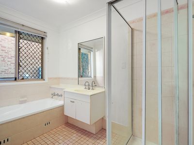 148 Leacocks Lane, Casula
