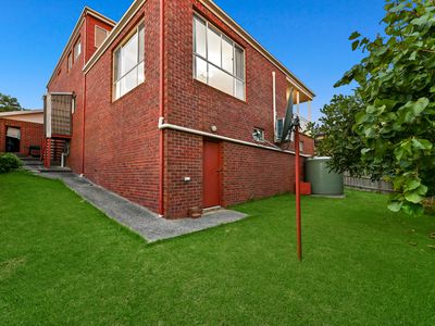 36 Montbrae Circuit, Narre Warren North