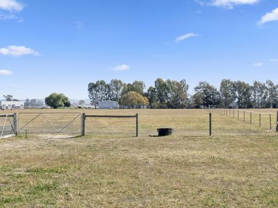 353 Lyons Road, Tarrawingee