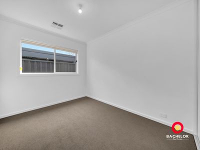 5 Dundee Street, Evanston