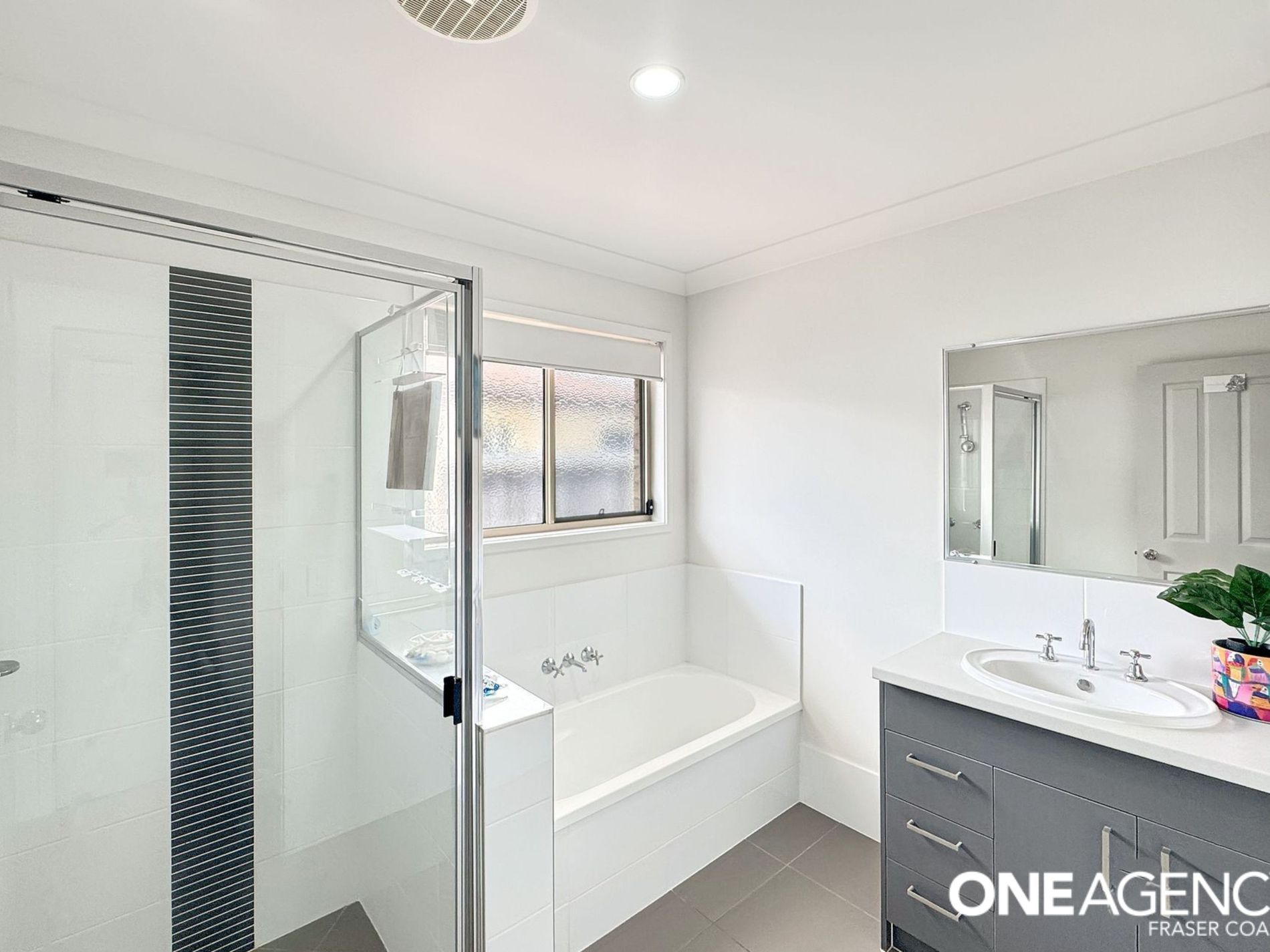 121 / 230 Pulgul Street, Urangan