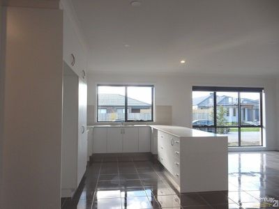 20 Banjo Circuit, Lynbrook