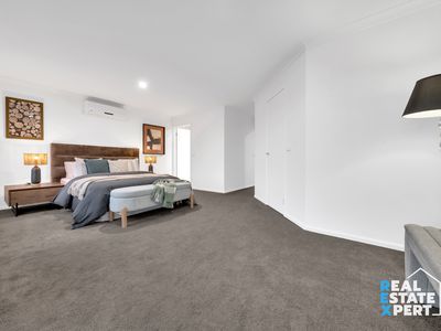 9 Hanrahan Wynd, Lynbrook