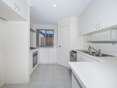 24 Figbird Way, Southern River