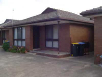 2 / 15 Greaves Street, Werribee