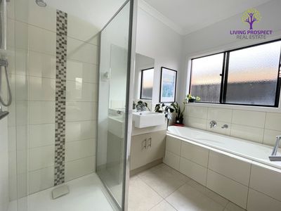 58 Regal Road, Point Cook