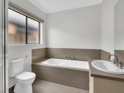 29 Healesville Loop, Craigieburn