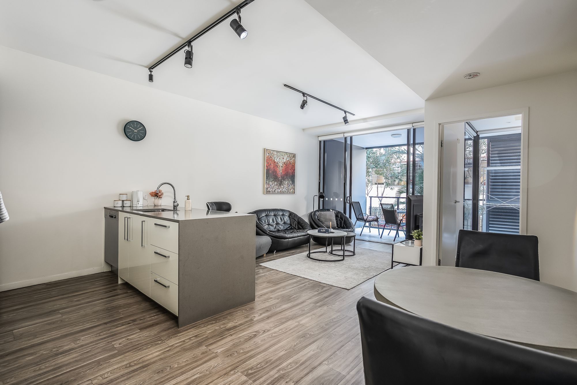 1015 / 9 Edmondstone Street, South Brisbane