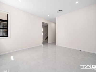 2 / 51 Jamison Road, Kingswood