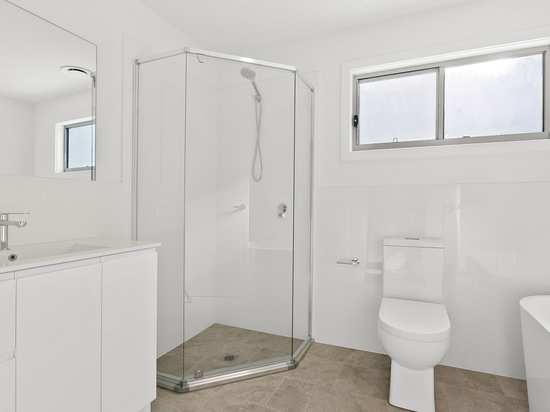 5 / 4 Addison Avenue, Lake Illawarra