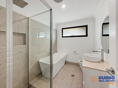 11 Lesmurdie Parade, Dubbo