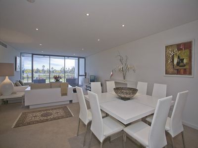 17 / 23 Bow River, Burswood