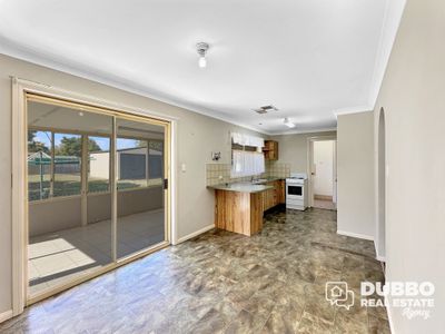 12 Galloway Drive, Dubbo