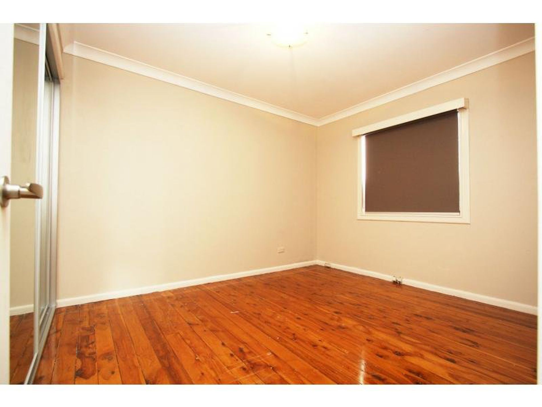 32A Robertson Road, Chester Hill