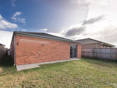50 Viridian Avenue, Officer