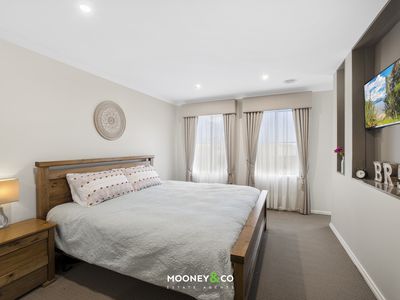 6 Silverstone Drive, Cranbourne