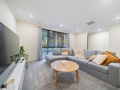 24 Hackettiana Avenue, South Lake
