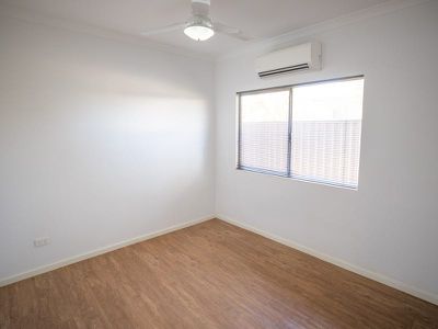 10 Homestead Ramble, Newman