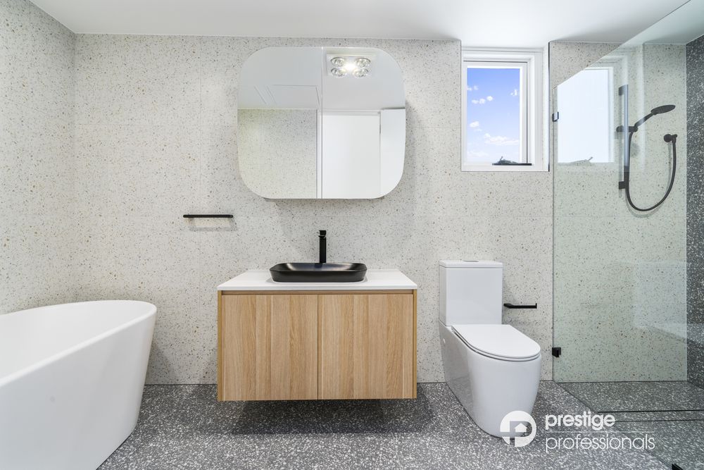 10A Cooper Avenue, Moorebank