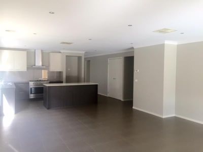 42 Atkinson Close, Point Cook