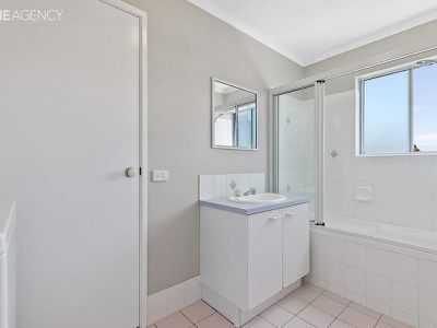 10 / 458 Esplanade, Torquay