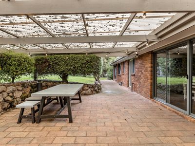7 Reta Close, Leopold