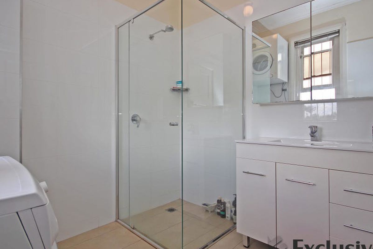 1 / 296 Lyons Road, Five Dock