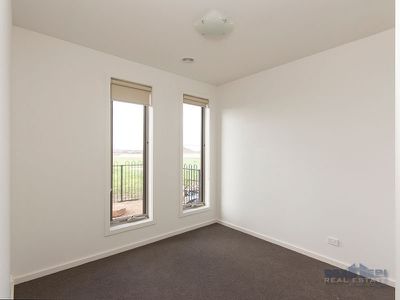 5 Coberley Way, Cranbourne North