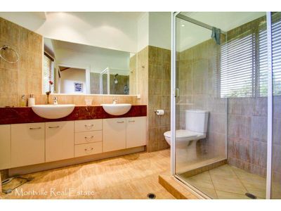 254 Western Avenue, Montville