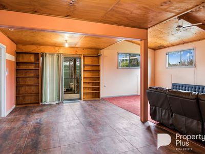 140 Gibbs Road, Majorca