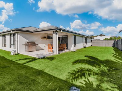 64 Azure Way, Pimpama