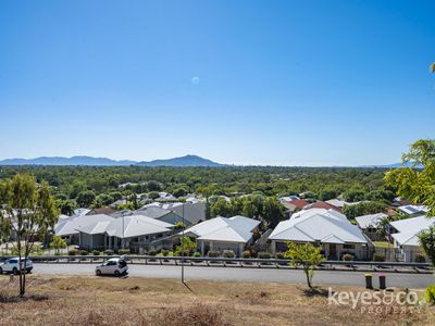 17-19 Girraween Avenue, Douglas