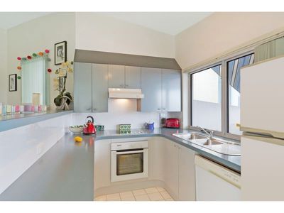 2 / 125 Tura Beach Drive, Tura Beach
