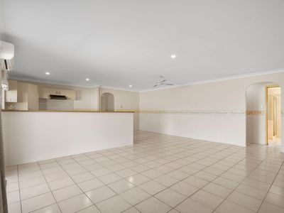 11 Silvertop Street, Hillcrest
