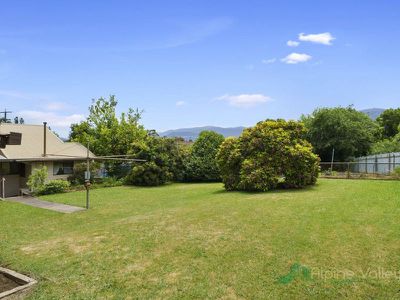 36 Lakeside Avenue, Mount Beauty