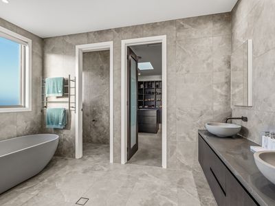 6 Bathers way, Morisset Park