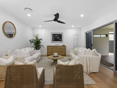 24 Feathertail Place, Wakerley