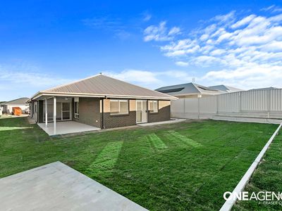 12 Lennon Drive, Kawungan