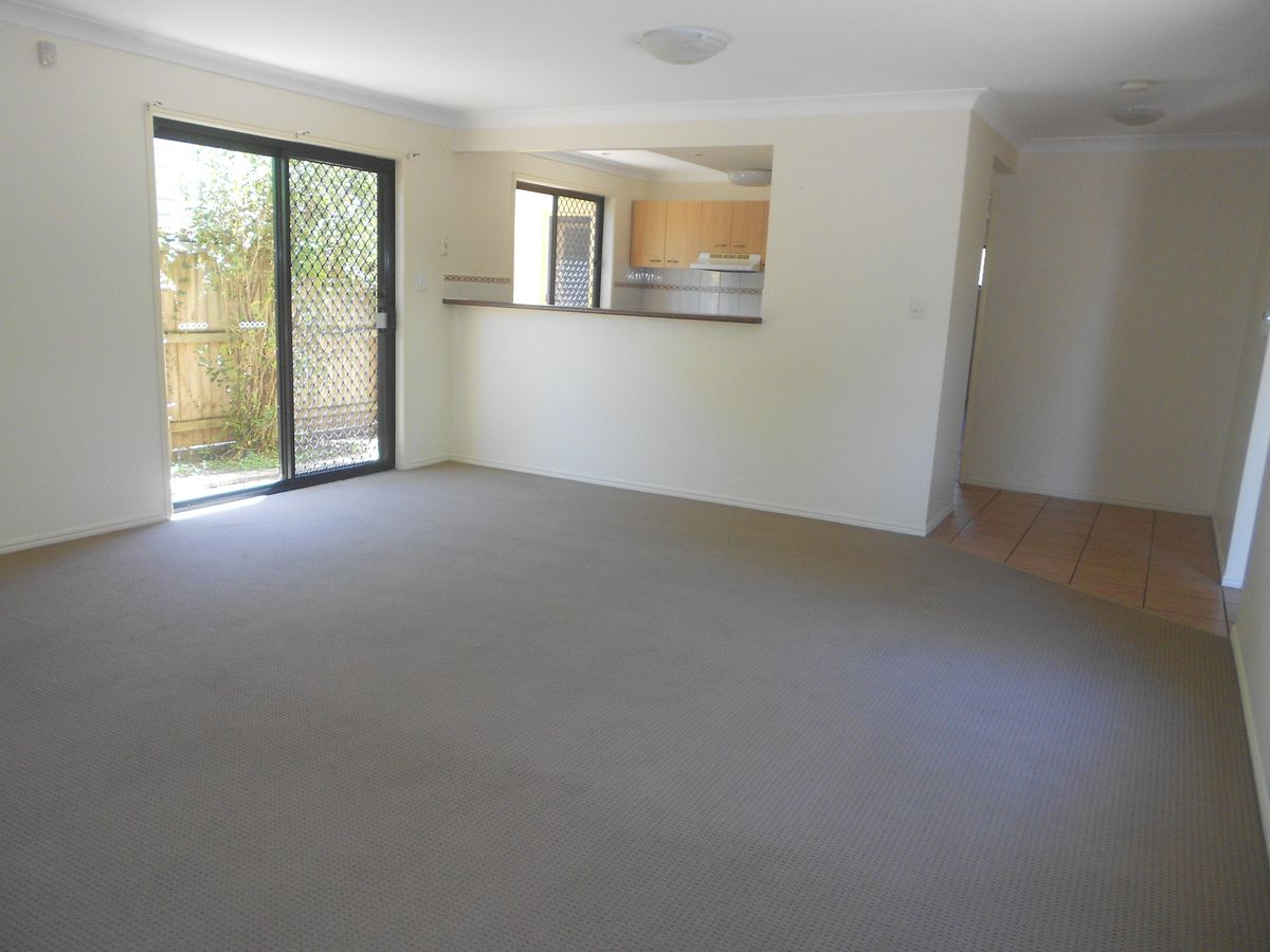 1 / 22 Cardross Street, Yeronga