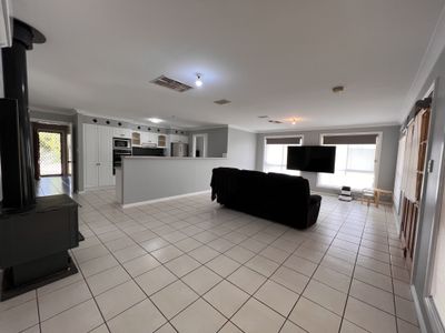 74 Twickenham Drive, Dubbo