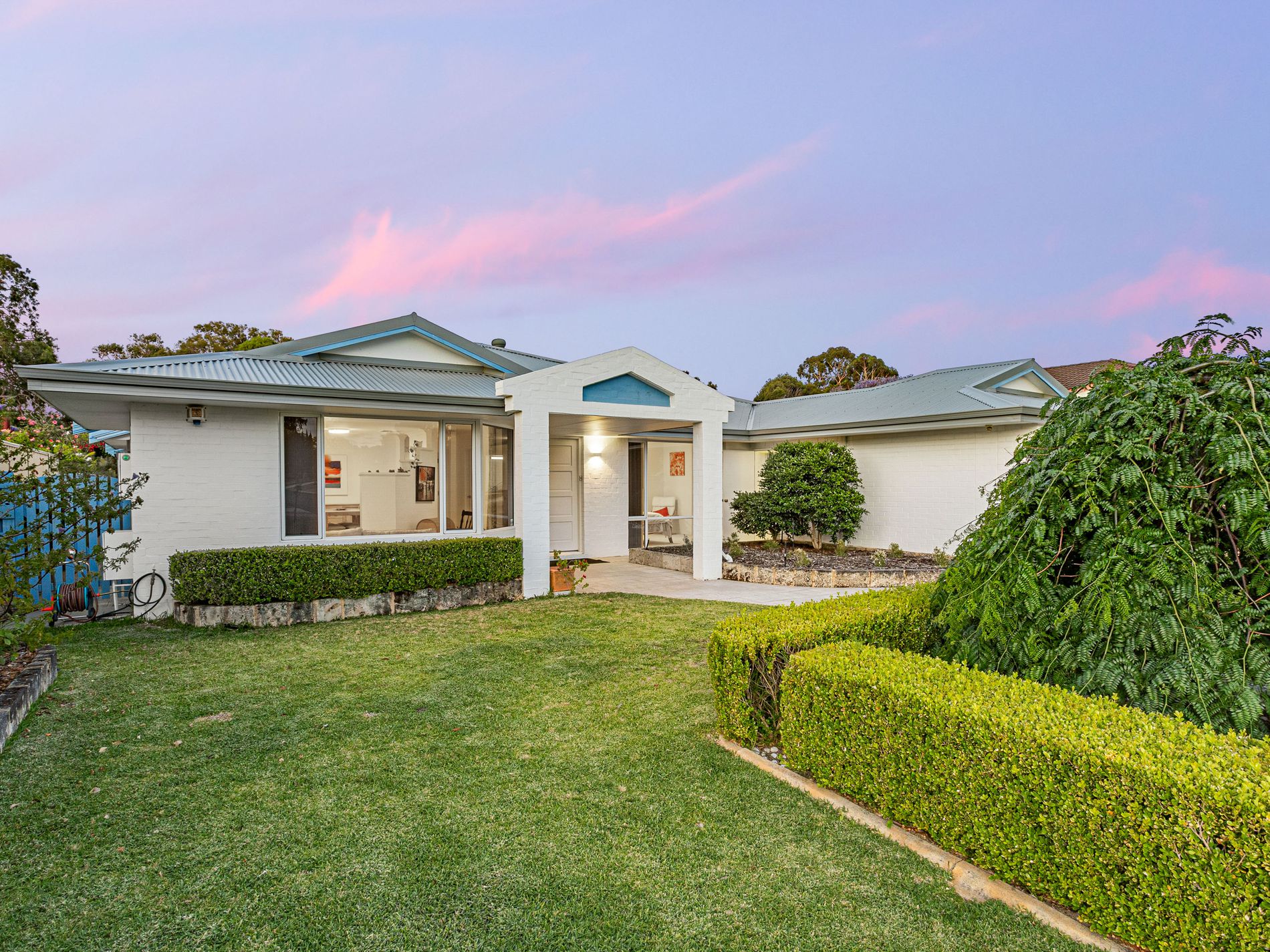 31 Simmonds Parade, Winthrop