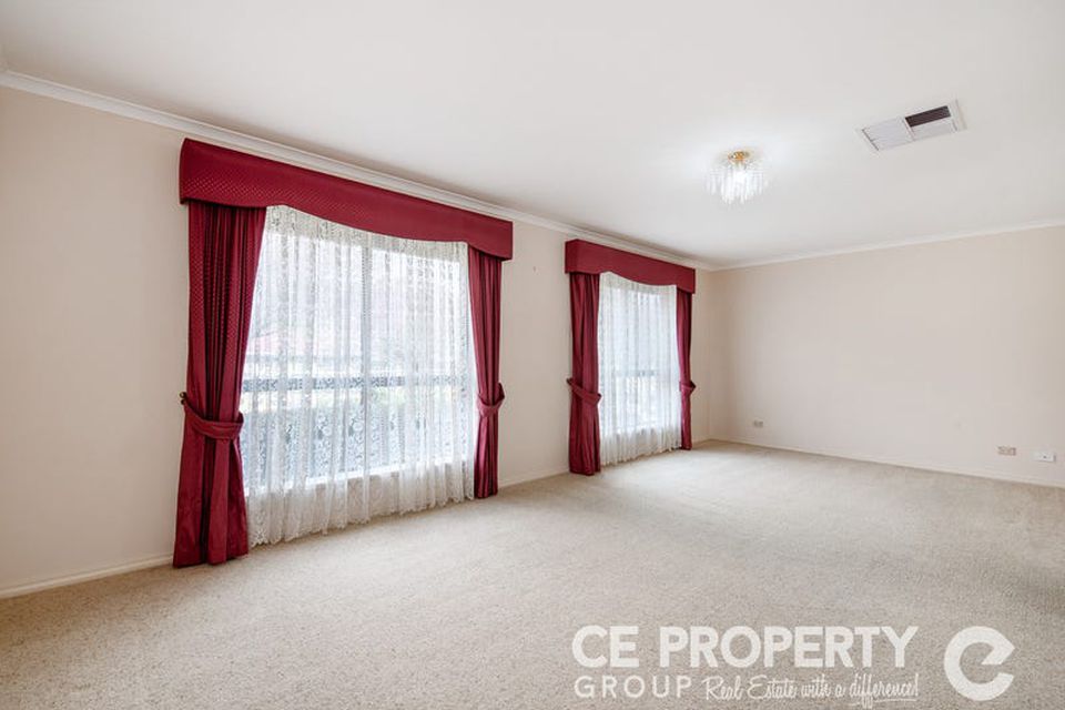 2 Charles Fry Court, Williamstown