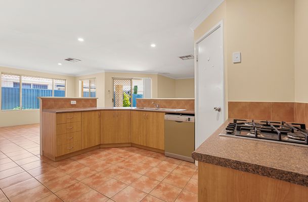 13 Valheru Avenue, Rockingham