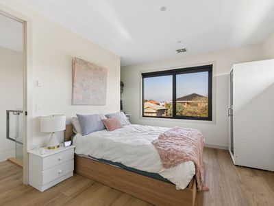 8B Waiora Parade, West Footscray