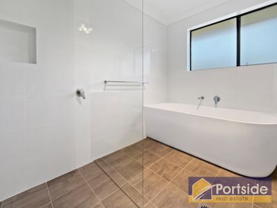 44 Poilus Parade, Tanilba Bay