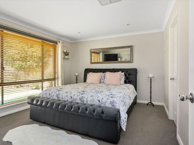 25 Smythe Drive, Broadwood