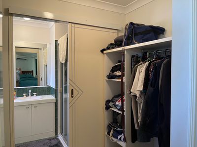 58 Bowerbird Avenue, Eli Waters