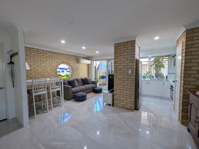 2 / 8 Kanimbla Street, Bicton