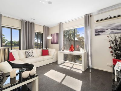 27 Waterbury Street, Cranbourne