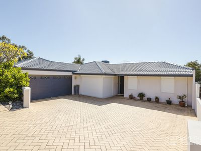 32 Carr Crescent, Warwick